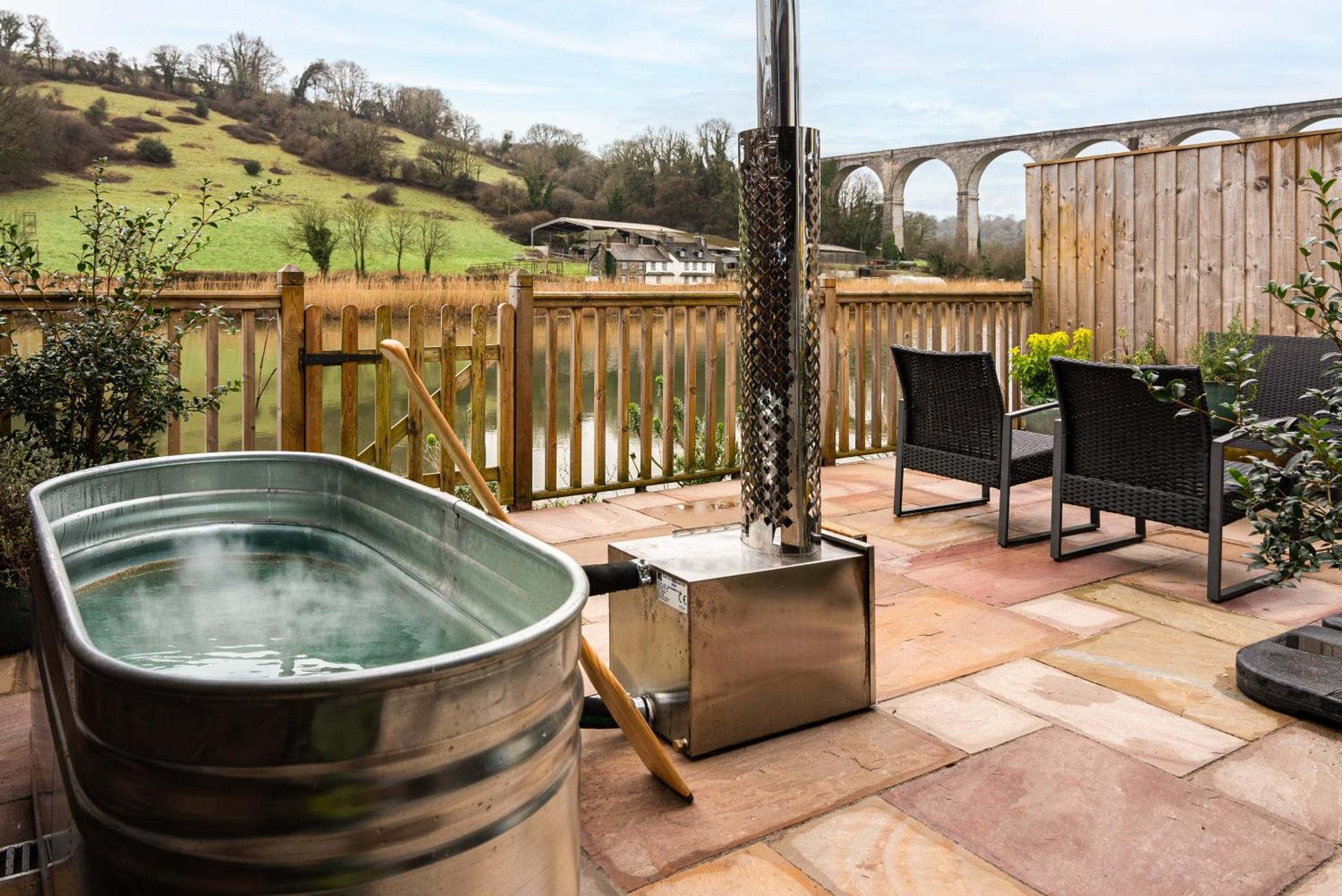 Viaduct River View & Outdoor Bath - Couples Retreat Calstock Buitenkant foto